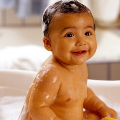 Cute-Baby-Smiling-In-Bath-Tub